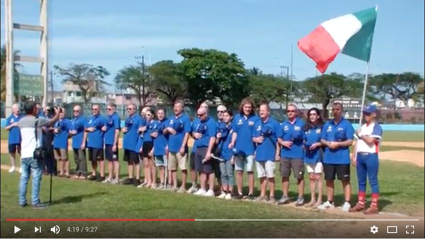 Cerimonia di apertura della settimana cubana del BXC presso lo stadio Santiago " Changa" Mederos all'Avana , campo di casa della squadra degli "Industriales".

